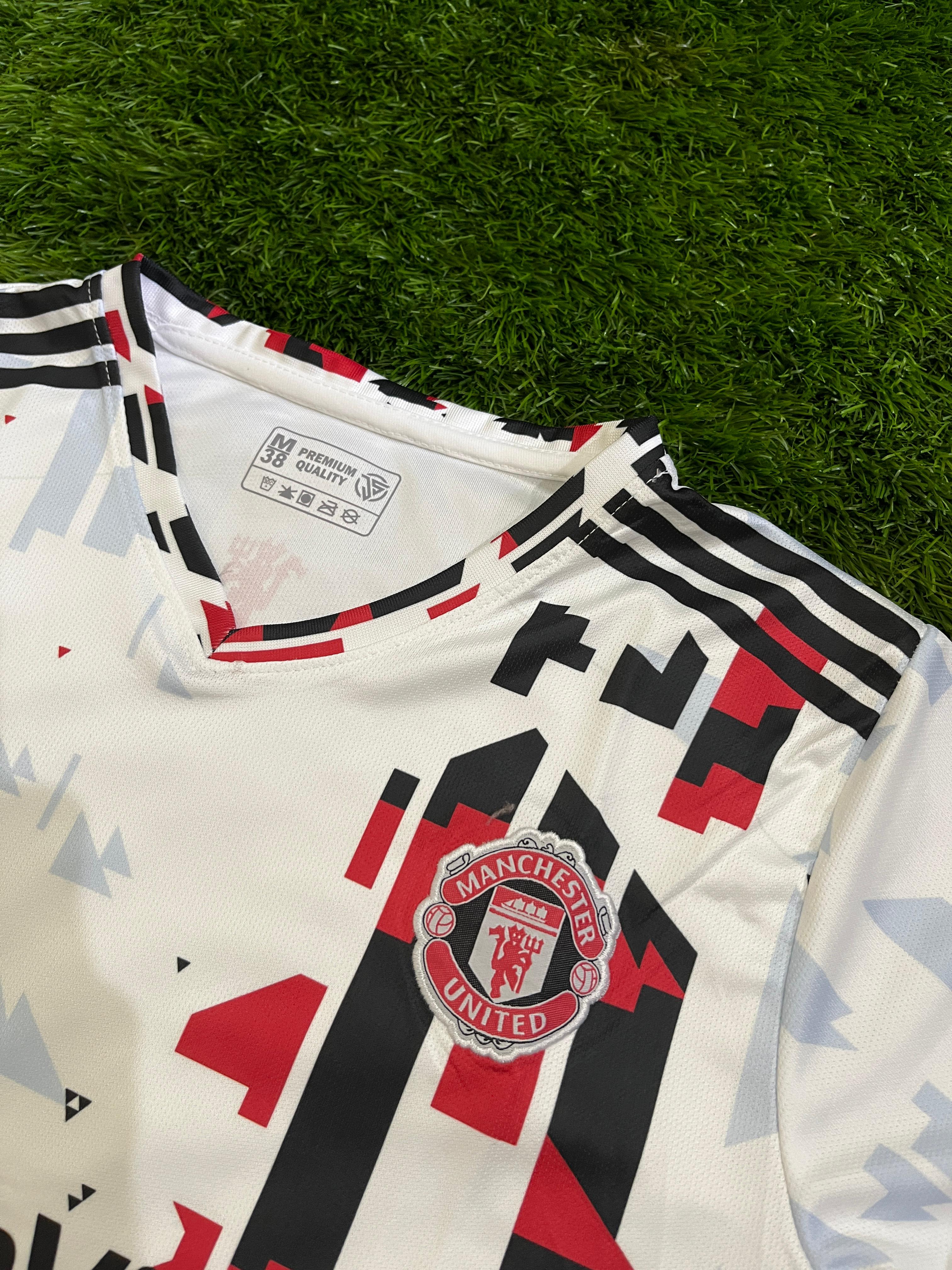 MANCHESTER UNITED FANS VERSION